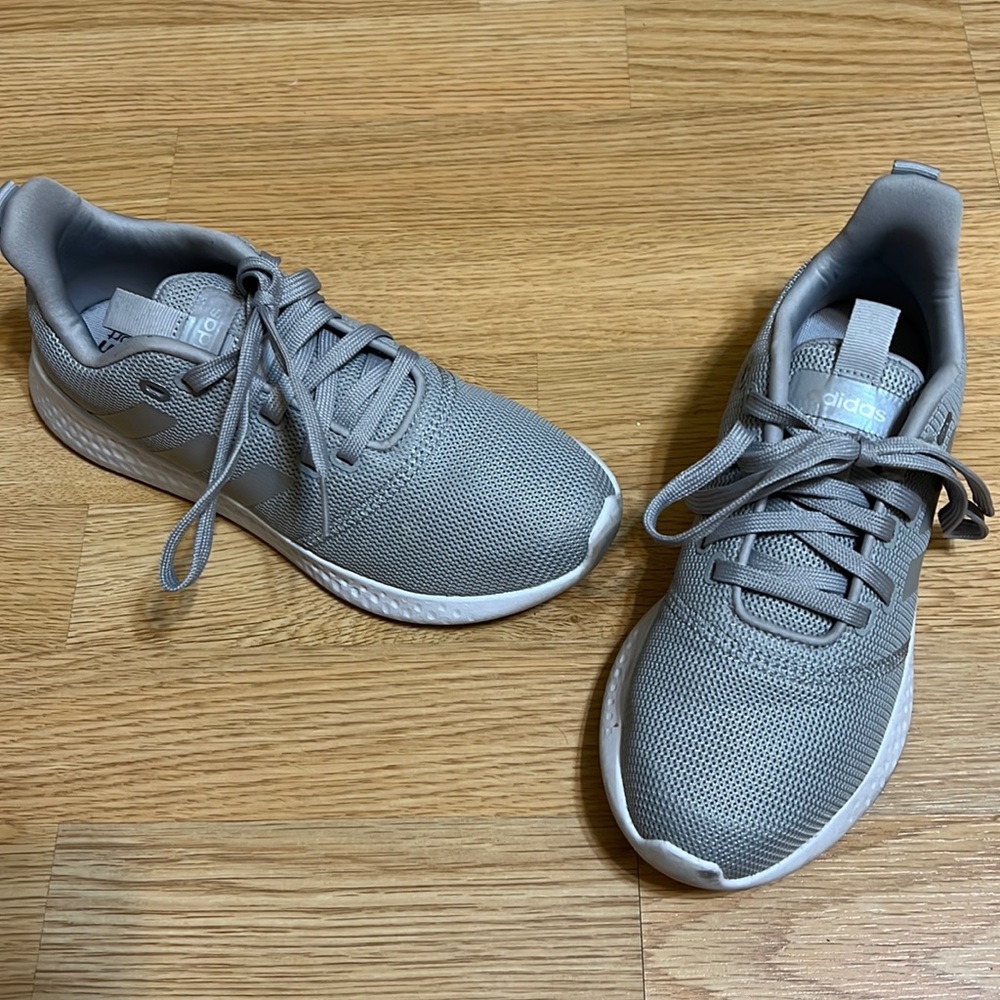 EUC cloud foam comfort sneakers